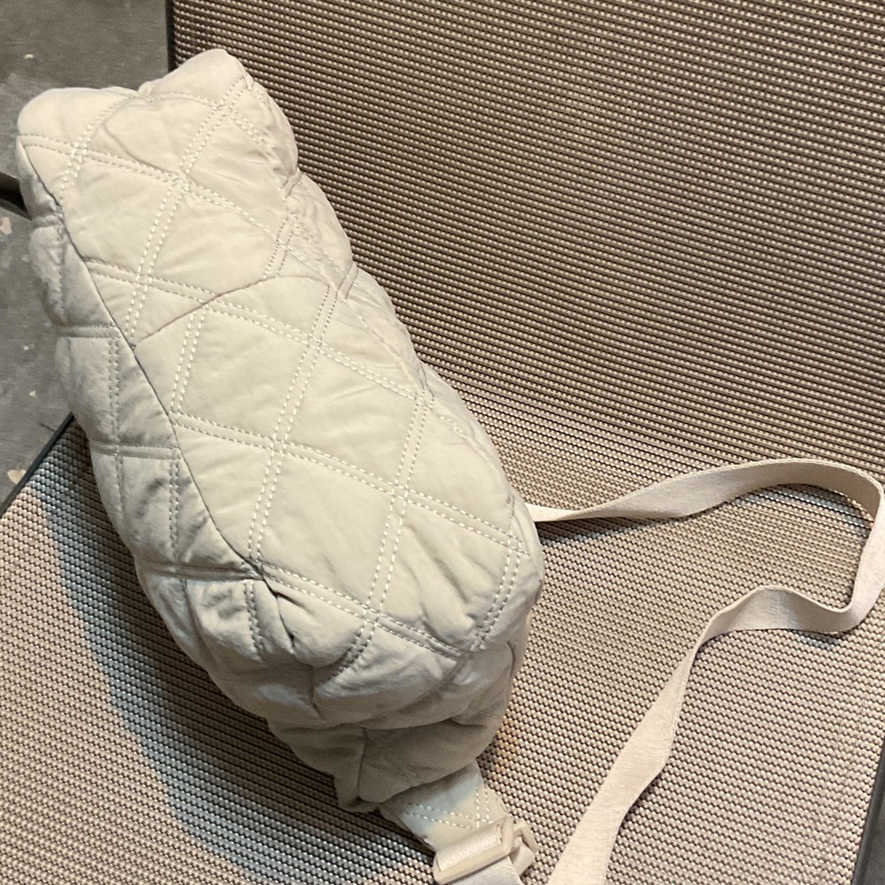 Puffy Shoulder Bag in Light Beige - Picture 2 of 5